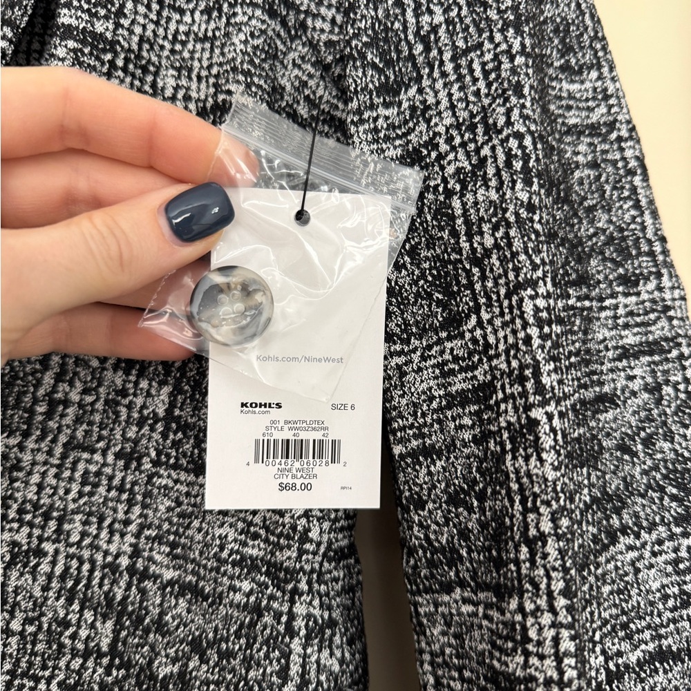 New Women’s Nine West Blazer - Picture 4 of 4